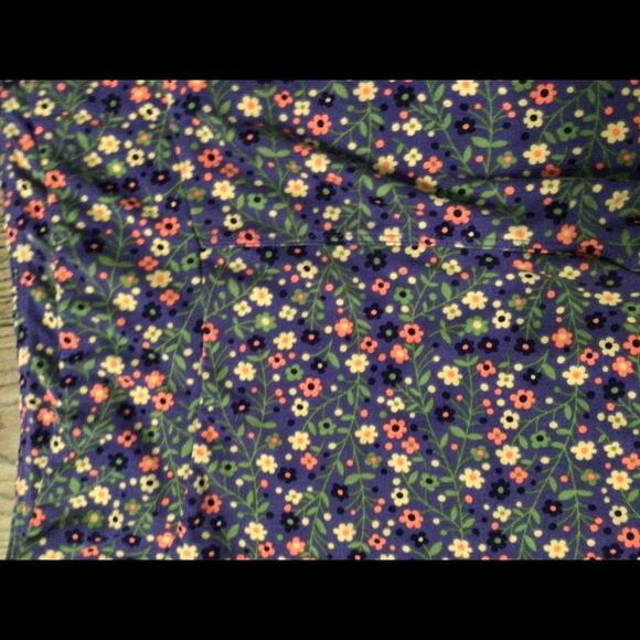 LuLaRoe Leggings Purple with Micro Flowers Tall & Curvy - Picture 3 of 6